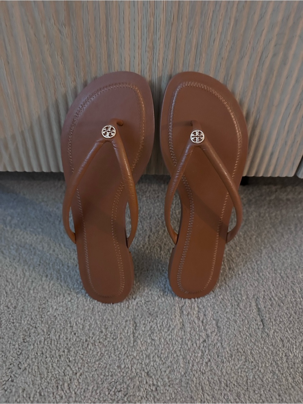 Tory Burch Cognac Women's Flip-Flop Sandals 6.5 Brand New